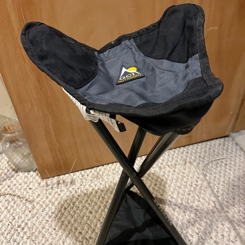 GCI Outdoor Packable Tripod seat - New